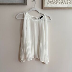 Elegant White Pleated Women's Cliche’ Top